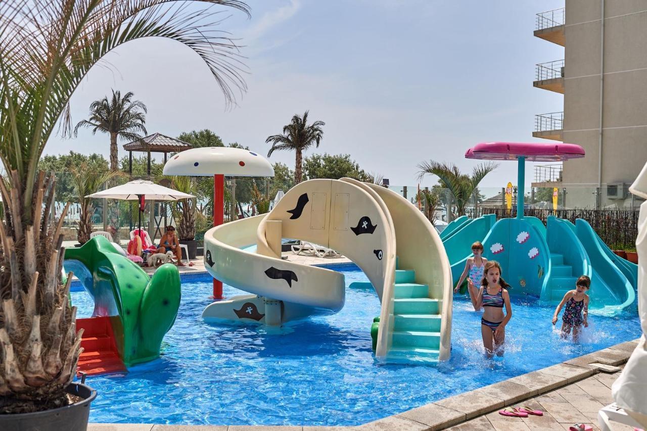 Vintage Breeze Apartment - Spa Pools Resort Mamaia Exterior foto